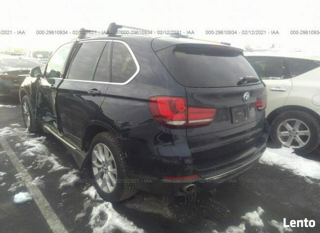 BMW X5 2014, 3.0L, 4x4, uszkodzony bok