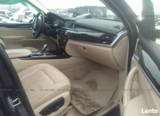 BMW X5 2014, 3.0L, 4x4, uszkodzony bok
