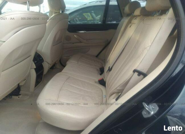 BMW X5 2014, 3.0L, 4x4, uszkodzony bok