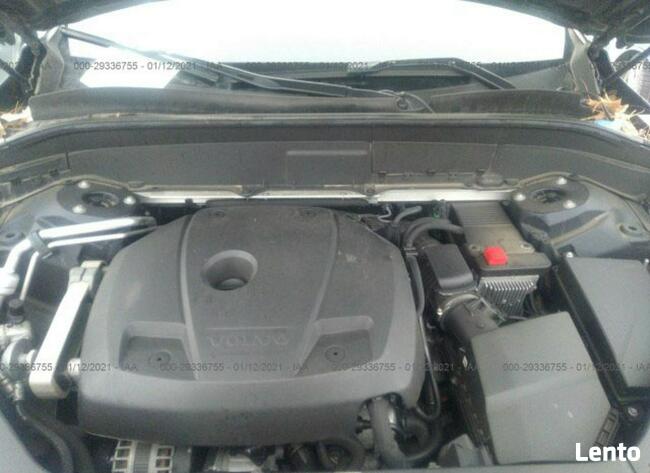 Volvo XC 90 2016, 2.0L, 4x4, uszkodzony bok