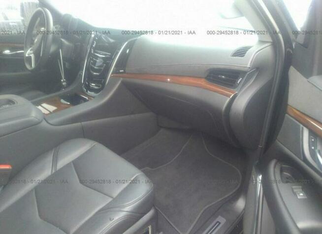 Cadillac Escalade 2020, 6.2L, uszkodzony przód