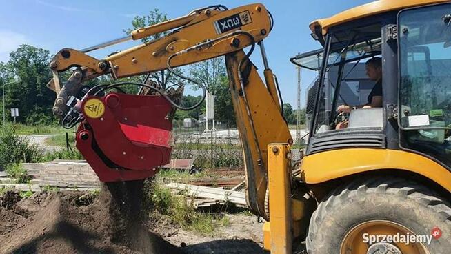 Łyżka przesiewająca do koparko-ładowarki i ładowarki