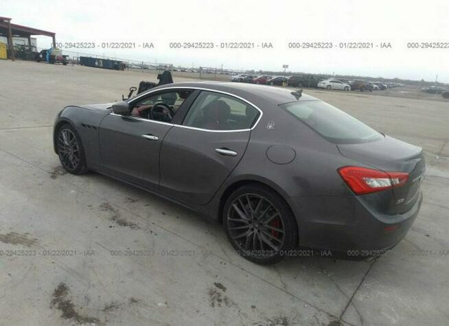 Maserati Ghibli 2017, 3.0L, 4x4, lekko uszkodzony przód