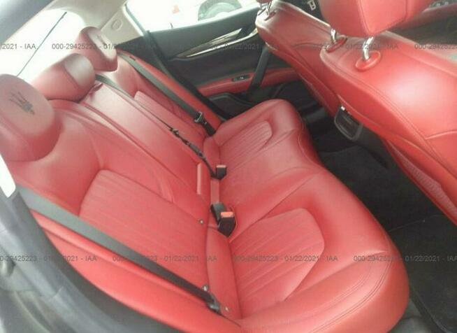 Maserati Ghibli 2017, 3.0L, 4x4, lekko uszkodzony przód