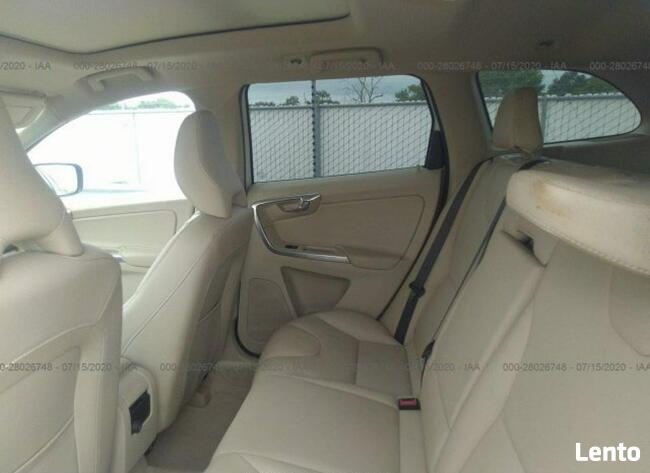 Volvo XC 60 2016, 2.0L, uszkodzony tył