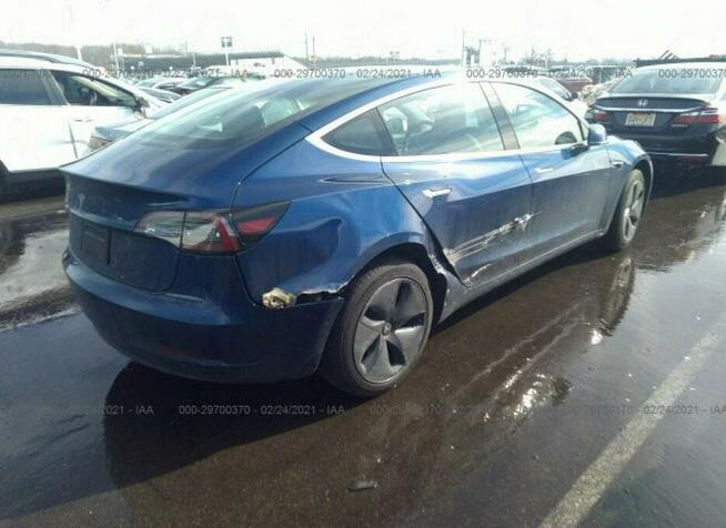 Tesla Model 3 2020, Standard Range, RWD, uszkodzony bok