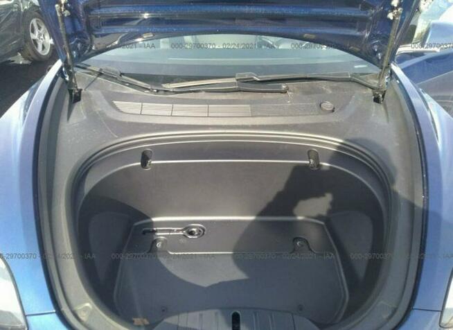 Tesla Model 3 2020, Standard Range, RWD, uszkodzony bok