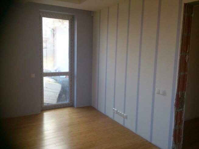 Atrakcyjny, nowoczesny dom wolnostojący położony w Błoniu