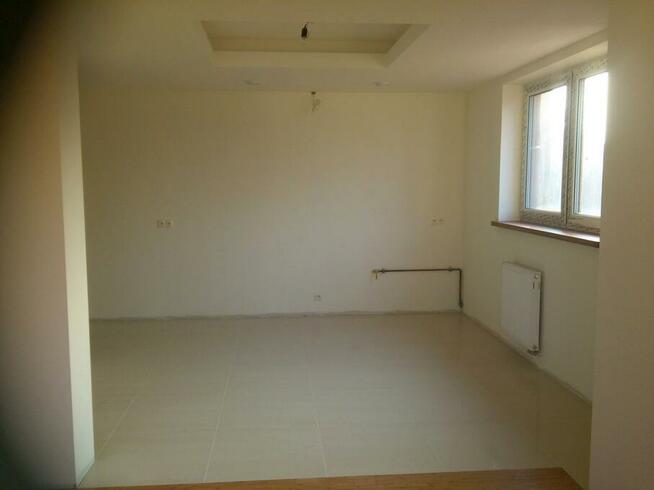 Atrakcyjny, nowoczesny dom wolnostojący położony w Błoniu