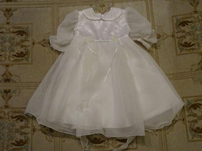 Ubranko na chrzest dla dziewczynki