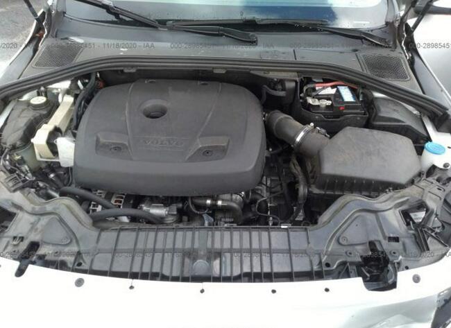Volvo S60 2016, 2.0L, lekko uszkodzony przód