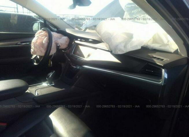 Cadillac XT5 2017, 3.6L, lekko uszkodzony przód