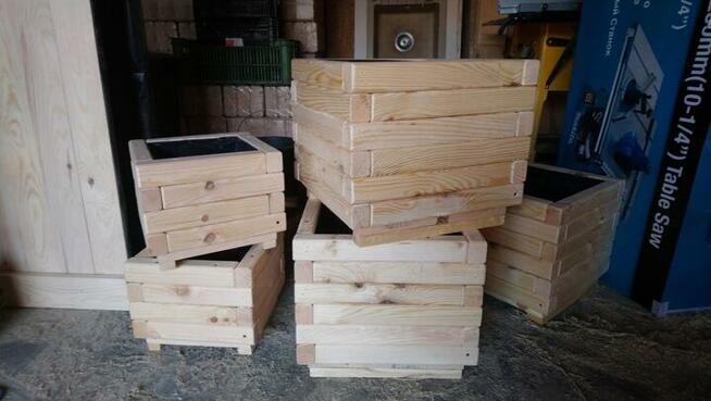 Donice drewniane z kantówki 40x40x30cm, na wymiar