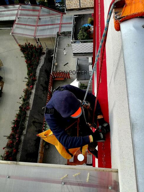 Montaż kolców na ptaki, gołębie. Kolce przeciw ptakóm