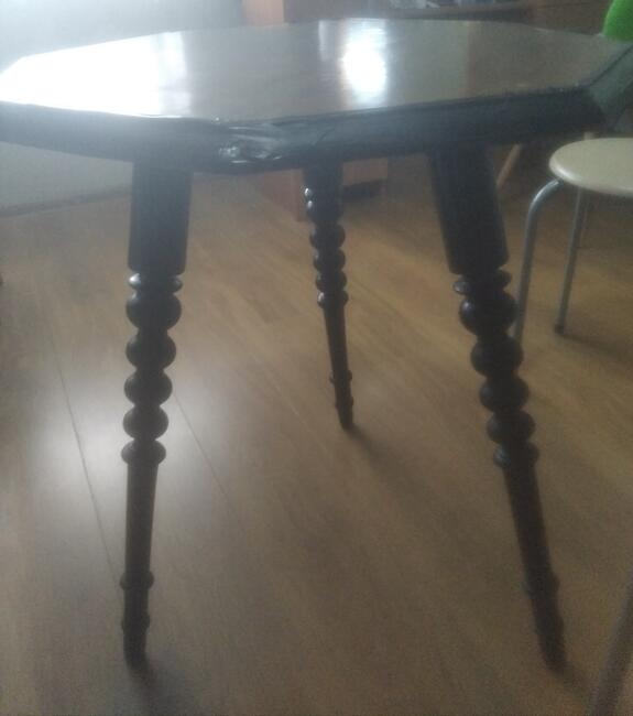 Sprzedam stół ośmiokątny antyk eklektyk i meble starodawne