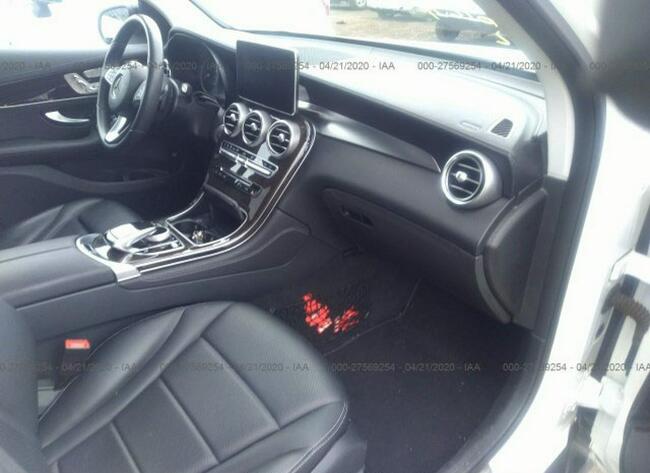 Mercedes GLC 300 2016, 2.0L, 4x4, uszkodzony przód