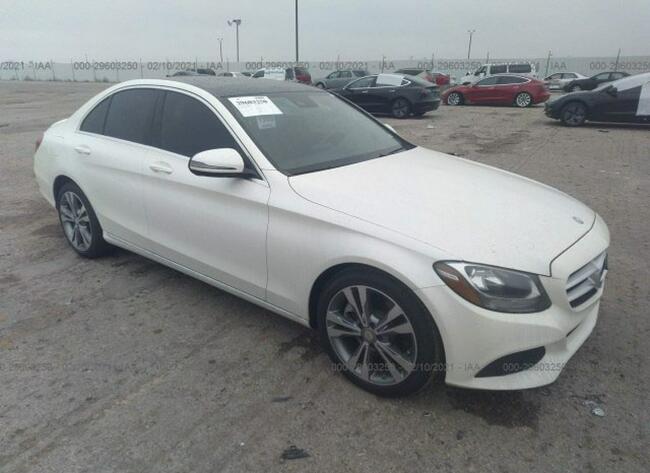 Mercedes C 300 2017, 2.0L, uszkodzony tył