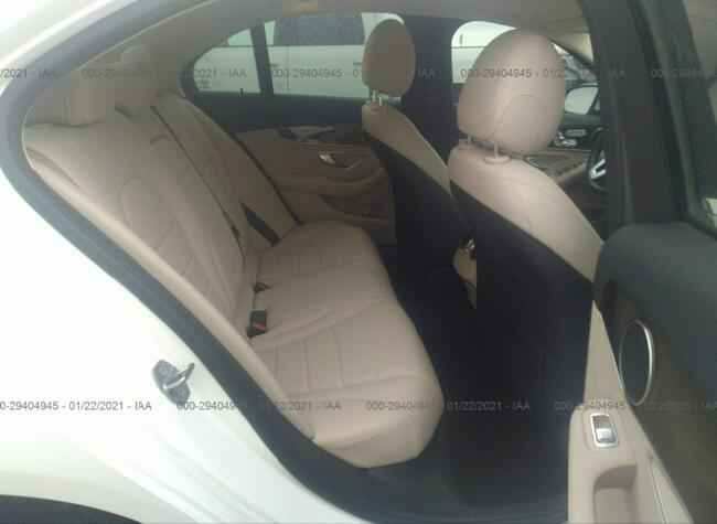 Mercedes C 300 2019, 2.0L, porysowany lakier