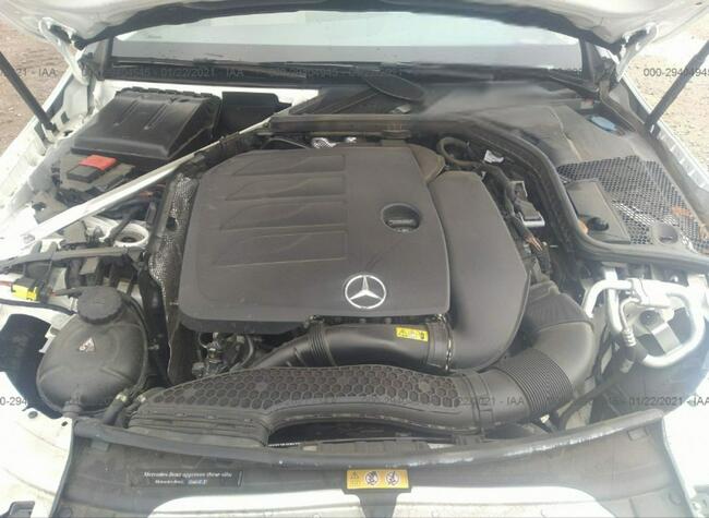 Mercedes C 300 2019, 2.0L, porysowany lakier