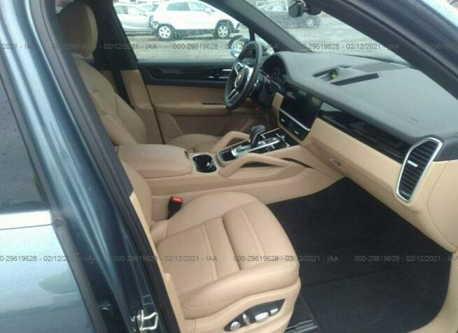 Porsche Cayenne 2020, 3.0L, 4x4, uszkodzony przód