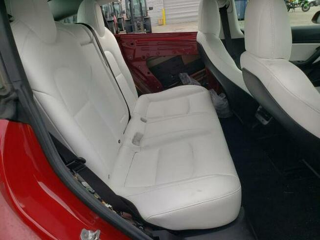 Tesla Model 3 2018, Long Range, od ubezpieczalni