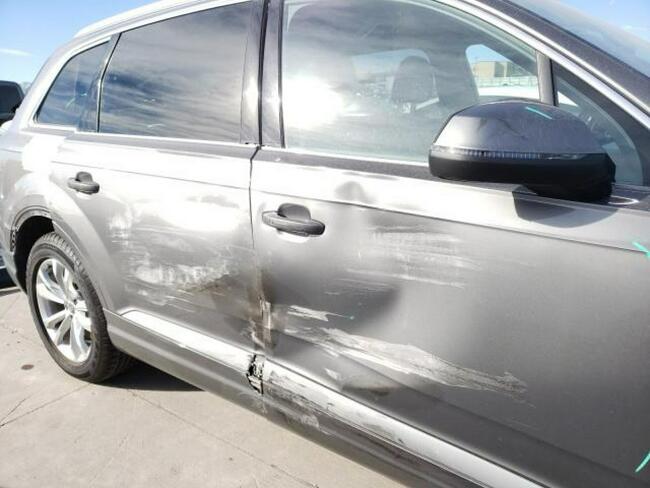 Audi Q7 2017, 2.0L, 4x4, uszkodzony bok