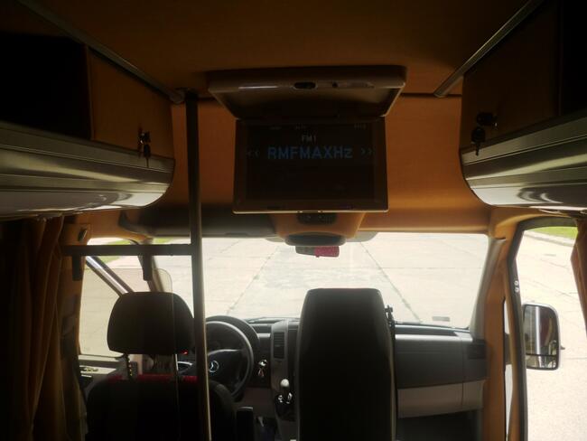 Wynajem Autokarów Busów przewóz osób 9-50 osób