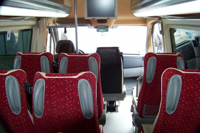 Wynajem Autokarów Busów przewóz osób 9-50 osób