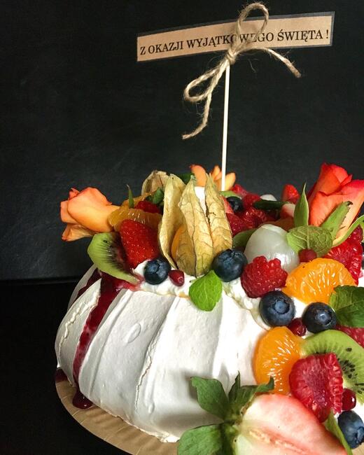 Tort bezowy, beza pavlova