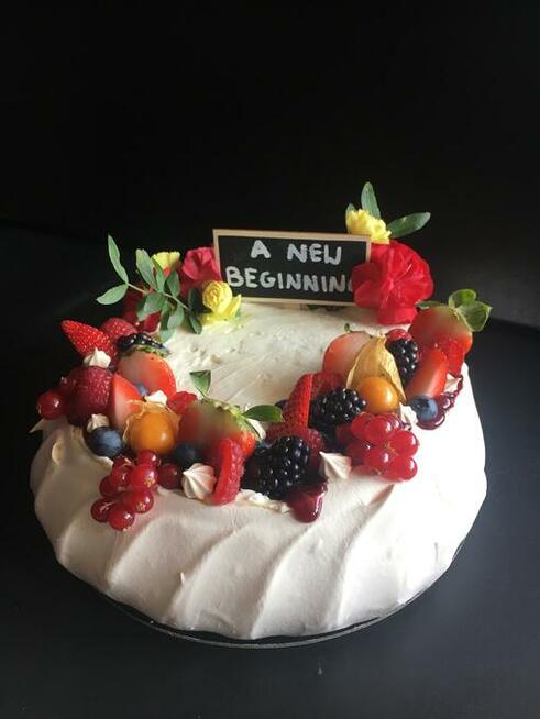 Tort bezowy, beza pavlova