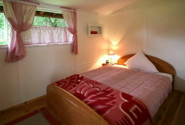 MAZURY. Domek letniskowy nad jez. Święcajty. Ogonki. Makowy