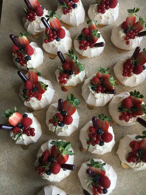 Tort bezowy, beza pavlova