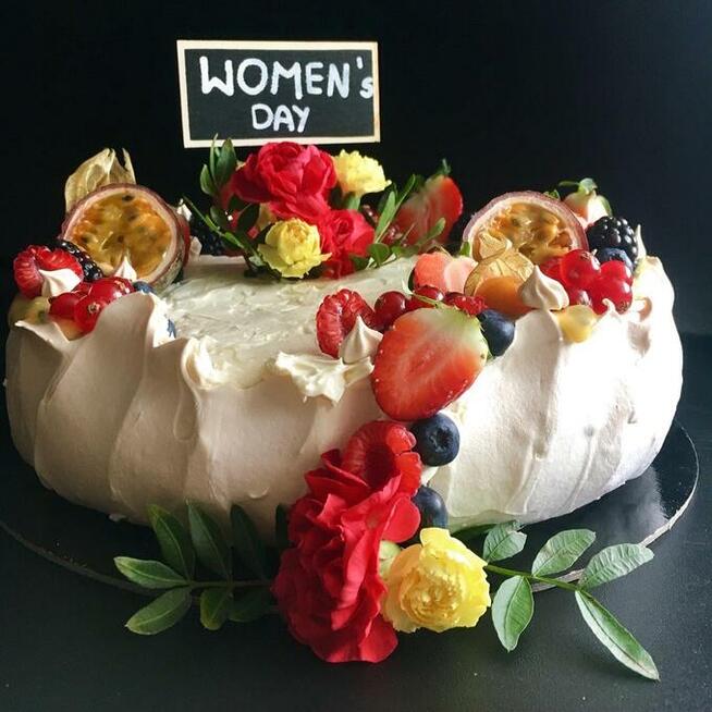 Tort bezowy, beza pavlova