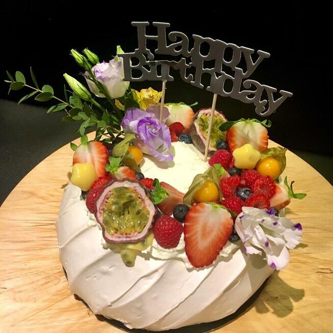 Tort bezowy, beza pavlova