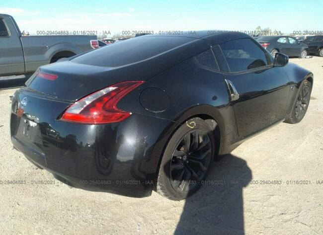 Nissan 370 Z 2020, 3.7L, uszkodzony tył