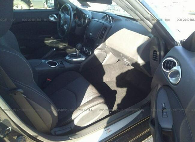 Nissan 370 Z 2020, 3.7L, uszkodzony tył