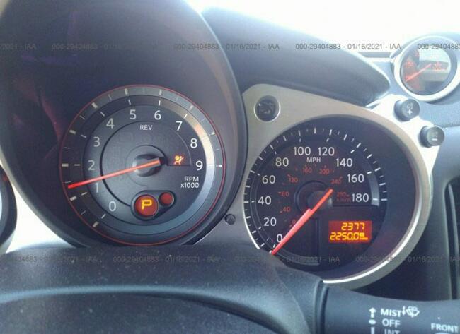 Nissan 370 Z 2020, 3.7L, uszkodzony tył