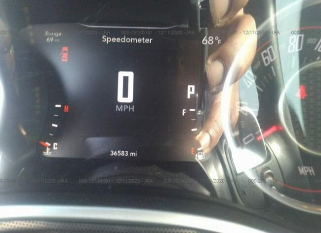 Dodge Challenger 2016, 6.4L, uszkodzony bok