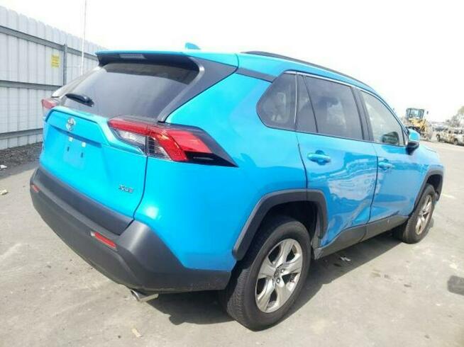 Toyota RAV-4 2019, 2.5L, 4x4, XLE, uszkodzony bok