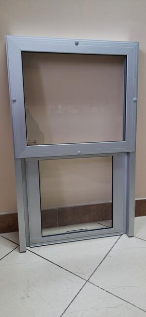 Okno podnoszone do góry do stołówki kuchni