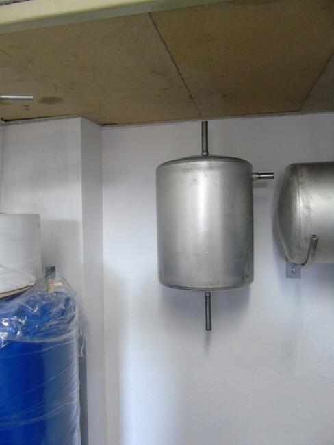 Naczynie wyrównawcze 30 l. pionowe ze stali nierdzewnej