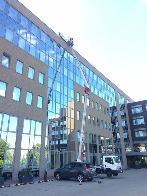 Wynajem Podnośnika - Nożycowych Podestów Ruchomych Koszowych