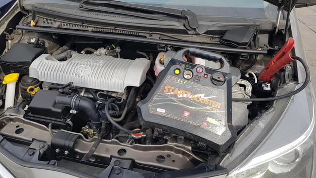 Pomoc Drogowa w Warszawie 24h Szybka Auto Pomoc na Drodze