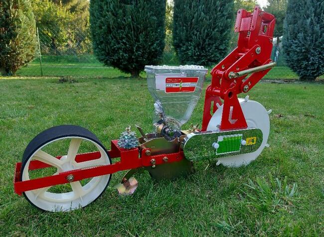 Mechaniczny siewnik punktowy do warzyw rolkowy Jang nie pneu