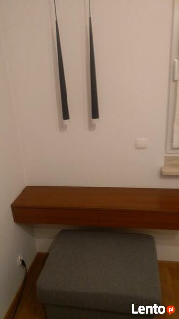 Lampy, toaletka/biurko, pufa