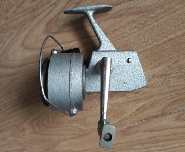 Rosyjski kołowrotek DELFIN z lat 80-tych.