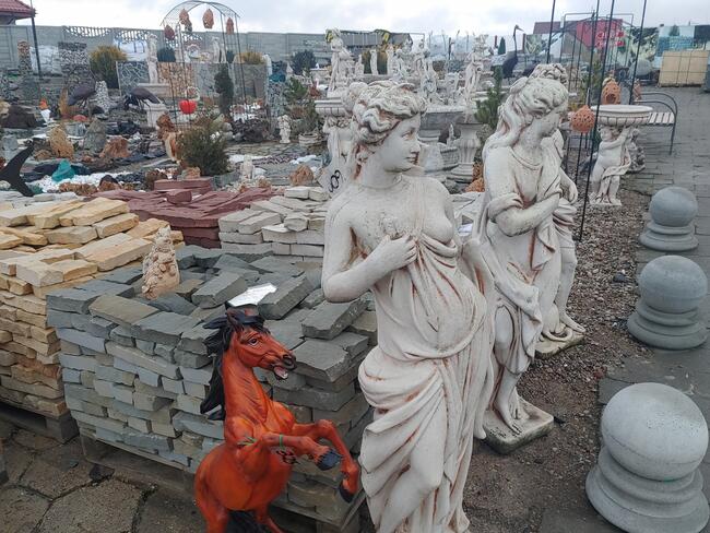 Figura ogrodowa 140 cm - biały beton