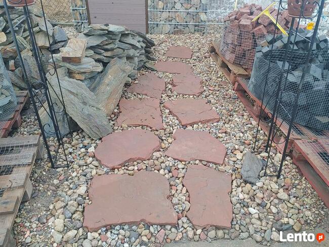 Kamień chodnikowy - czerwony piaskowiec