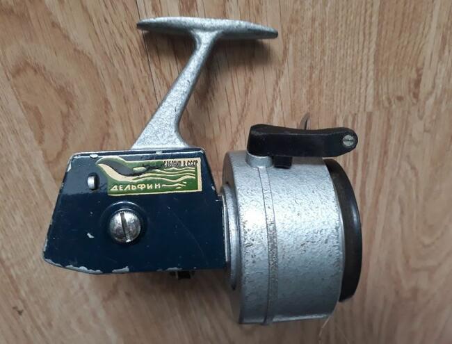 Rosyjski kołowrotek DELFIN z lat 80-tych.