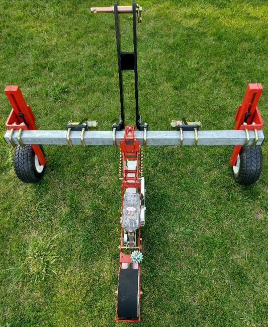 Mechaniczny siewnik punktowy do warzyw rolkowy Jang nie pneu